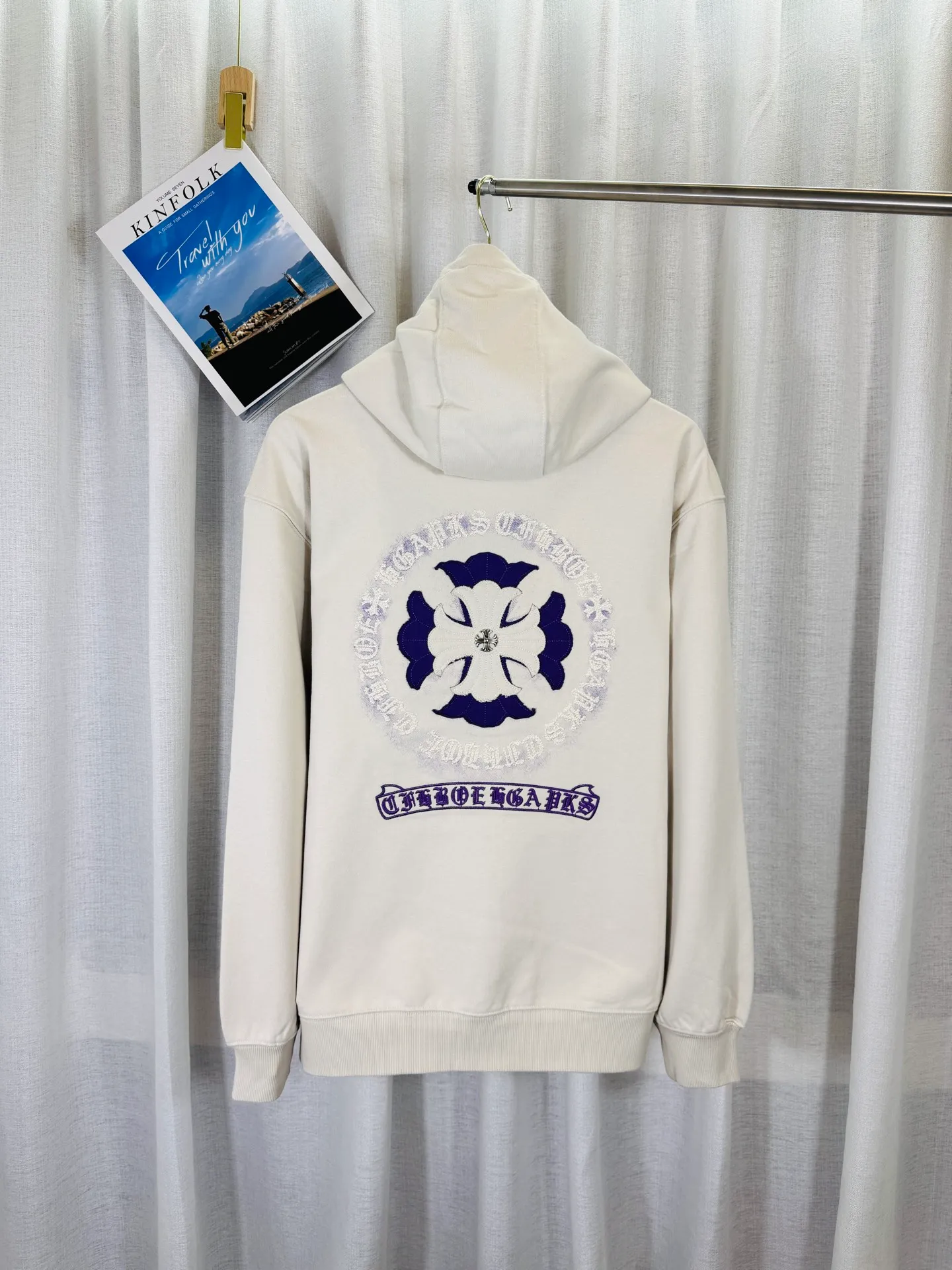 P340 top version, real shot without P, ​​different from market currency) 𝗖𝗵𝗿𝗼𝗺𝗲 𝗛𝗲𝗮𝗿𝘁𝘀/Cro Heart 2025 washed and burned flower patch embroidered autumn and winter new original single counter American patchwork 3D three-dimensional patch couple casual cardigan sweatshirt 👑The highest version! Customized fabric 480g tripe terry fabric! American acid-washed and distressed original fabric, laser burning + patch embroidery, exquisite embroidery of letters! The best-selling model in the counter, very comfortable to wear. Accessories: original molded and authenticated collar label➕100% silk wash label. Genuine purchase-grade original hangtag➕matching hanging rope➕3D hanging beads➕original packaging bag. Craftsmanship: The original version has consistent wiring! The highest version of the armhole matching technique! Color: Black Apricot Size: S M L XL Style Number: 25-317